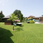Christis Apartamento *