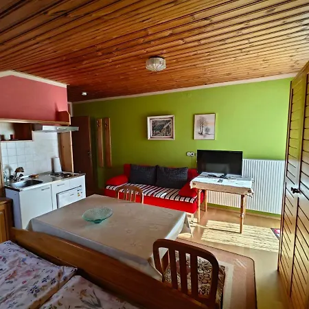 Christis Apartmán *